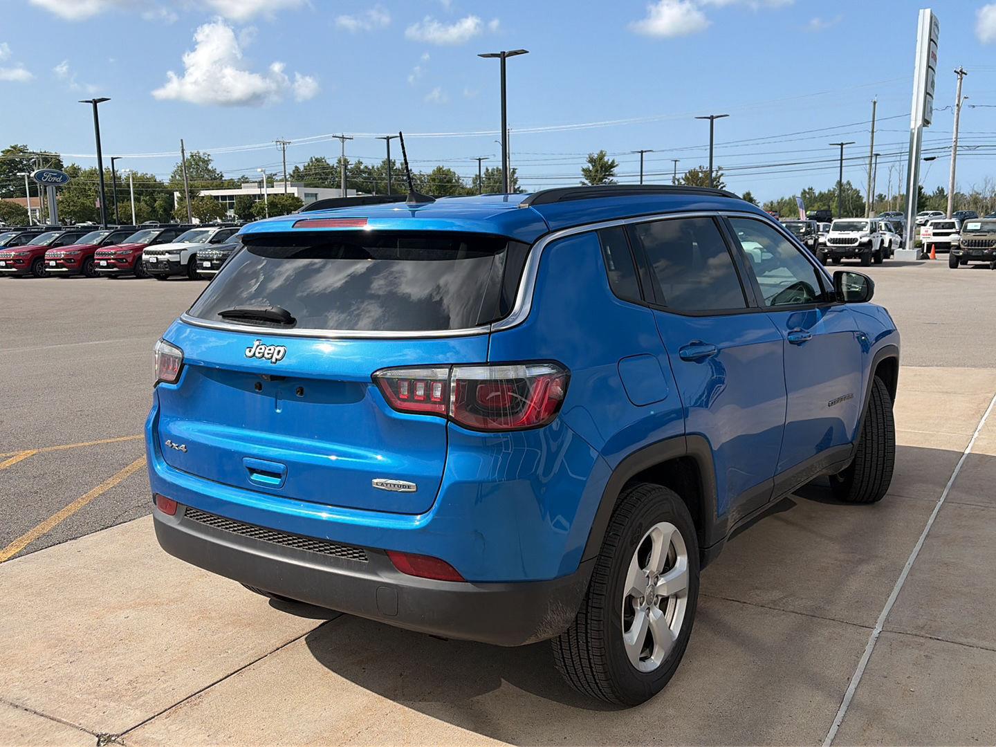 View vehicle photo 2