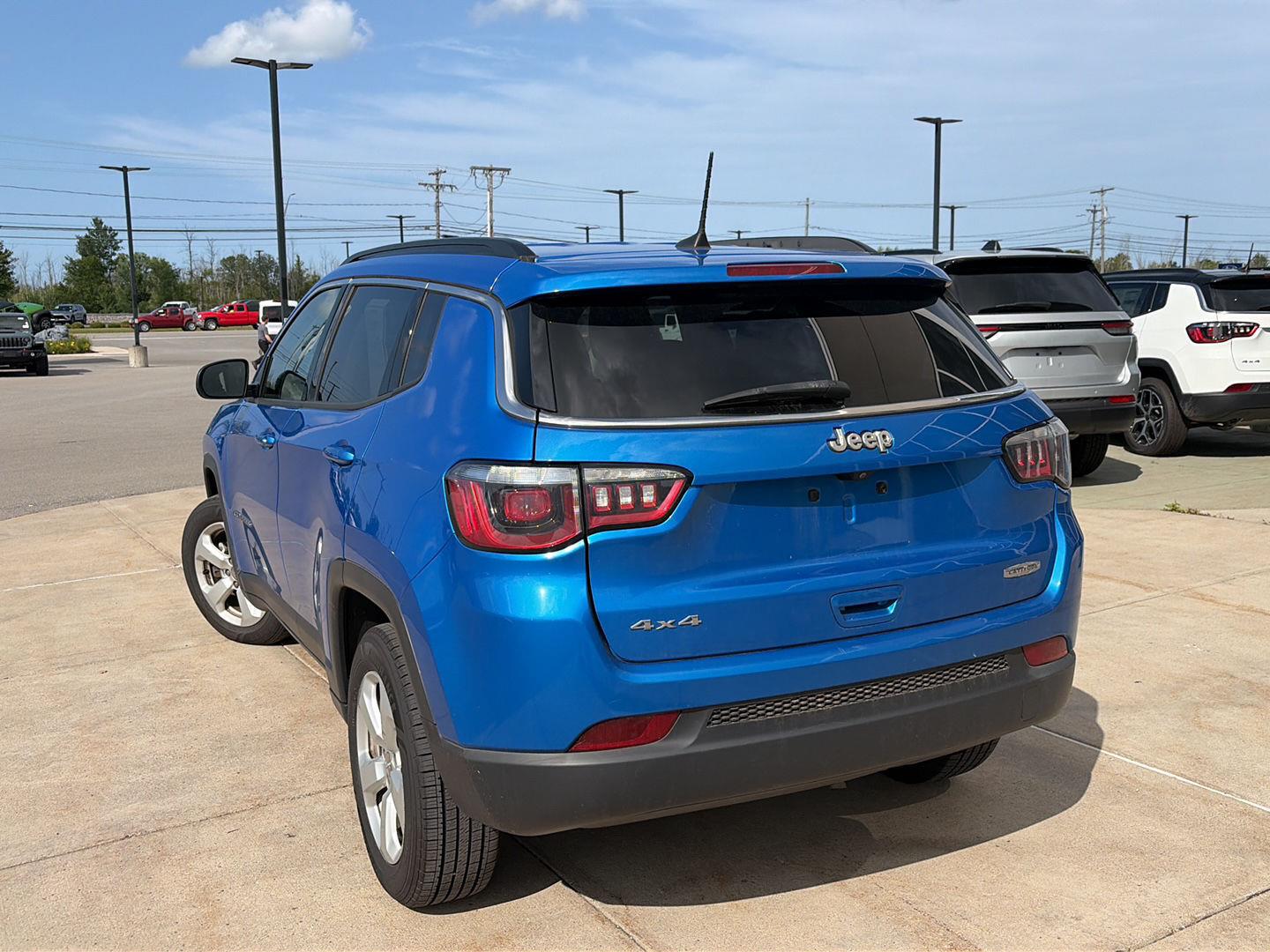 View vehicle photo 3