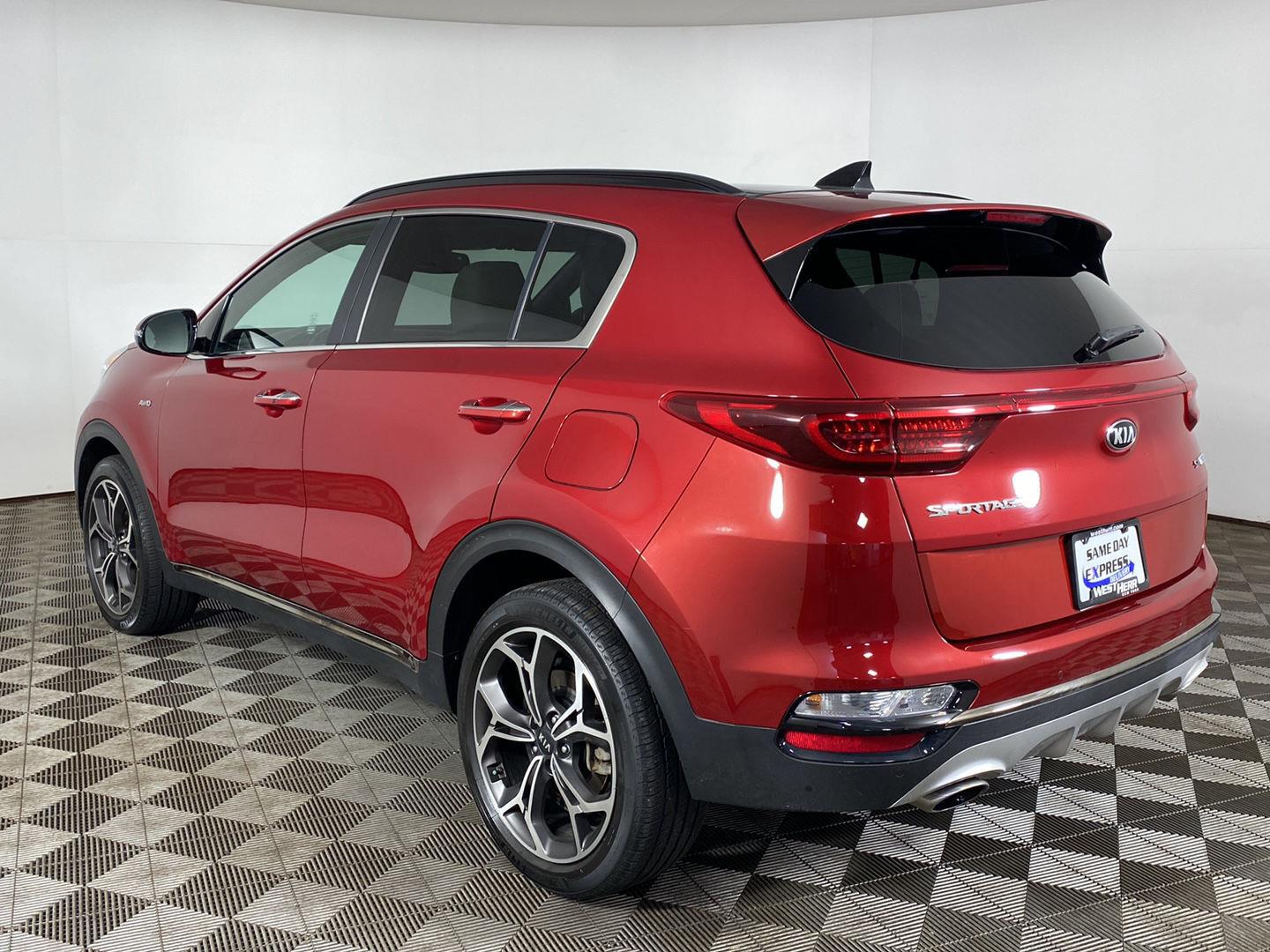 Used 2021 Hyper Red Kia SX Turbo image 5