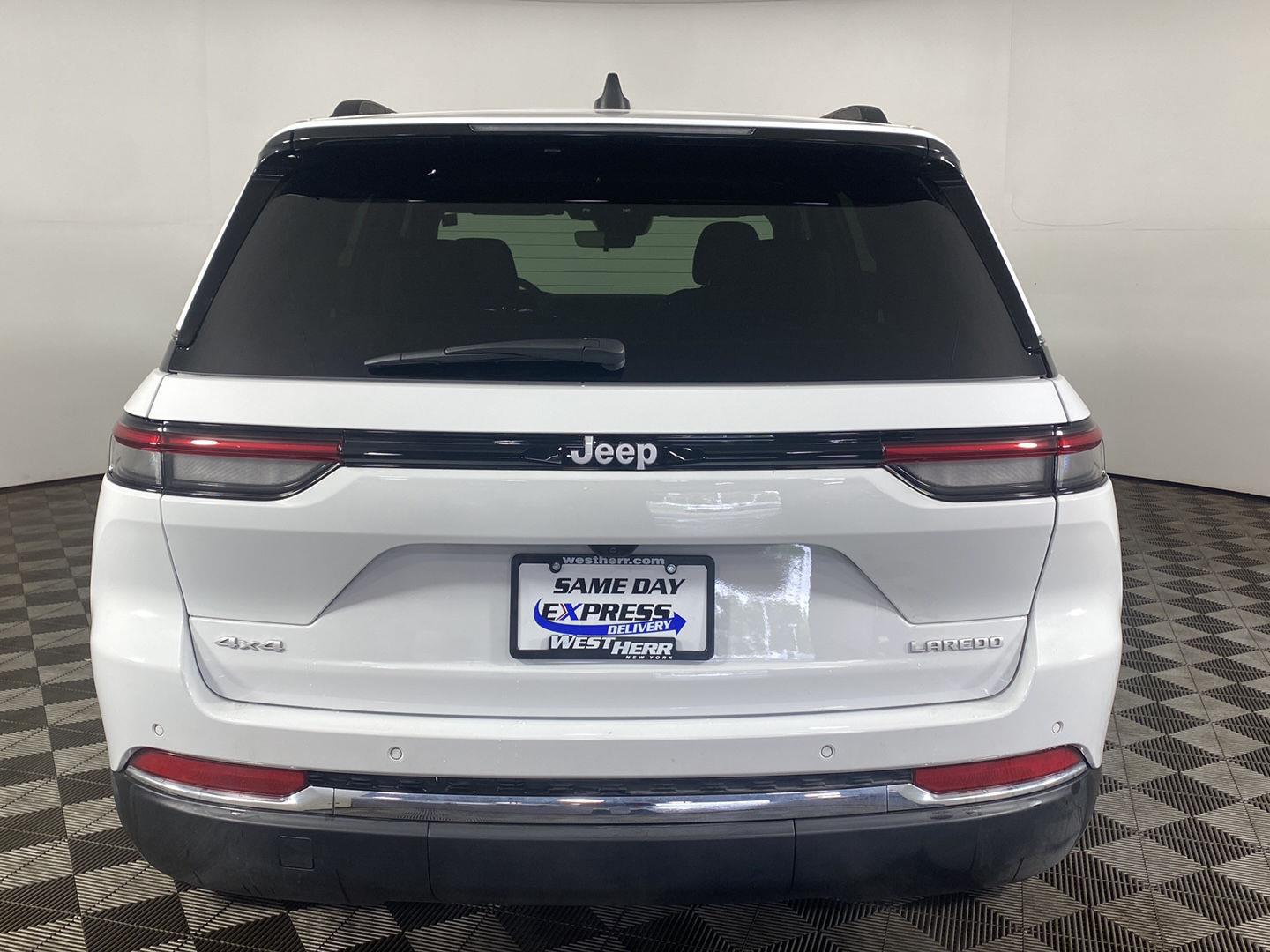 Used 2026 Bright White Clearcoat Jeep Laredo X image 8