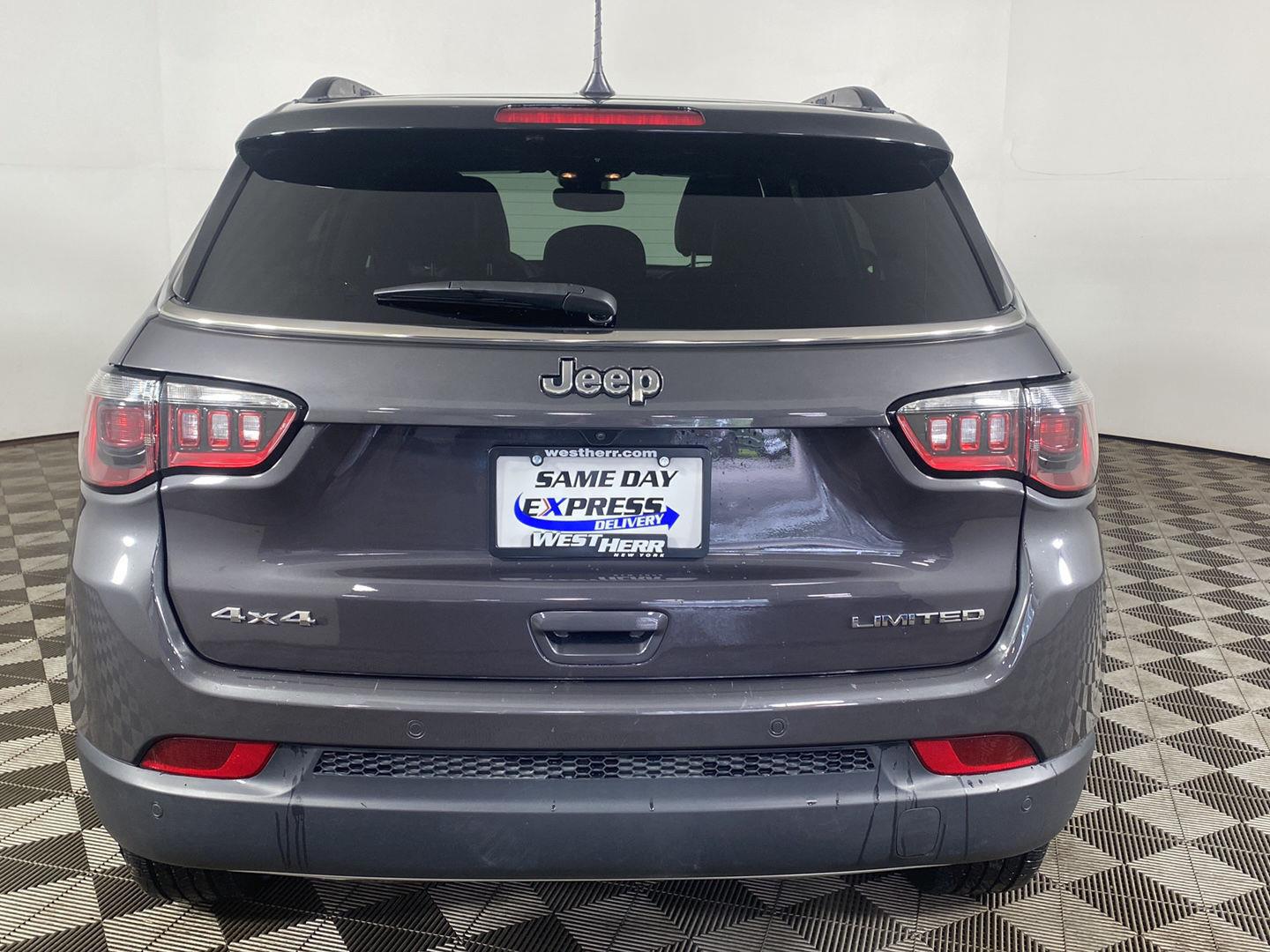 Certified Used 2024 Baltic Gray Metallic Clearcoat Jeep Limited image 8