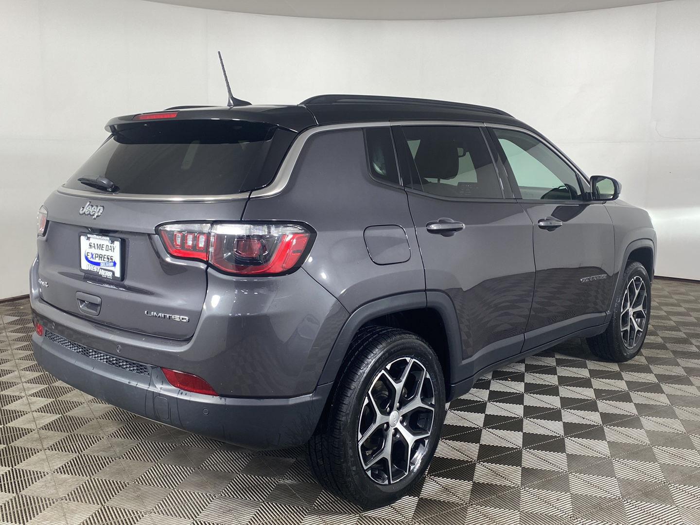 Certified Used 2024 Baltic Gray Metallic Clearcoat Jeep Limited image 3