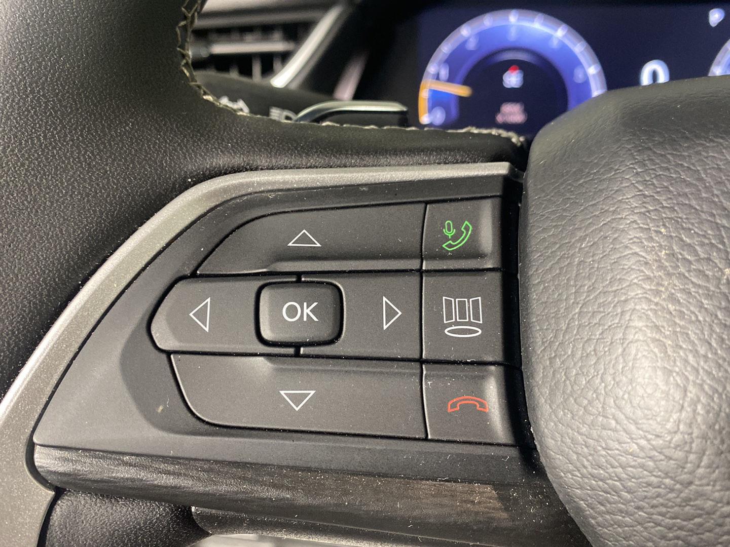 Used 2026 Diamond Black Crystal Pearlcoat Jeep Laredo X image 19