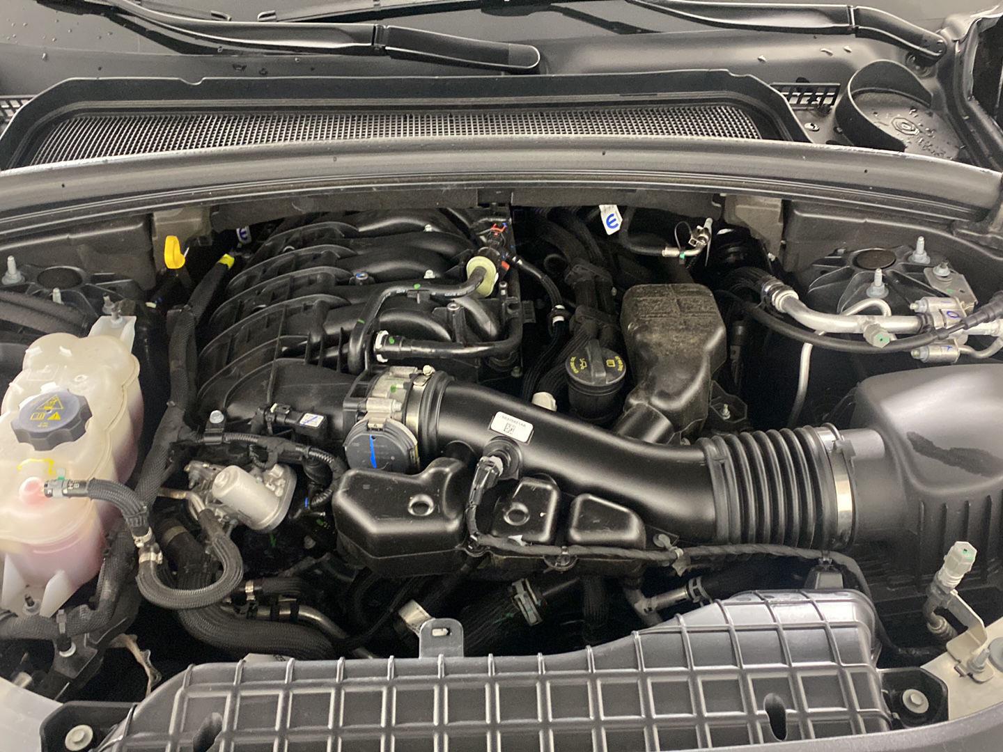 Used 2026 Diamond Black Crystal Pearlcoat Jeep Laredo X image 27