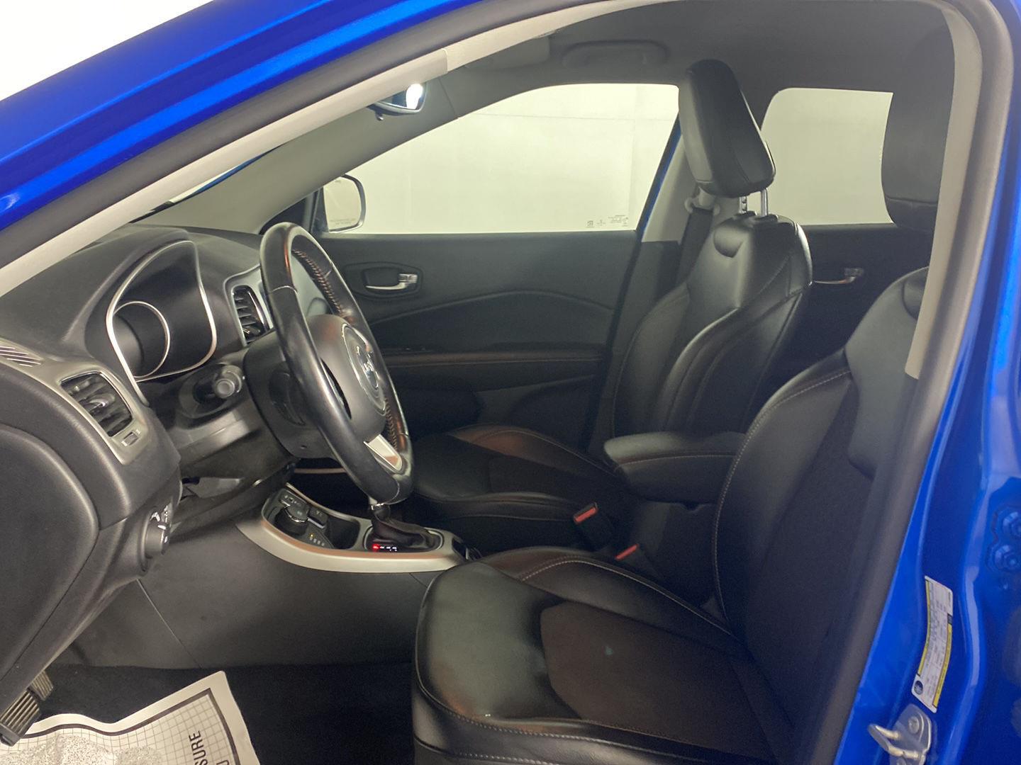 Certified Used 2020 Laser Blue Pearlcoat Jeep Latitude image 20