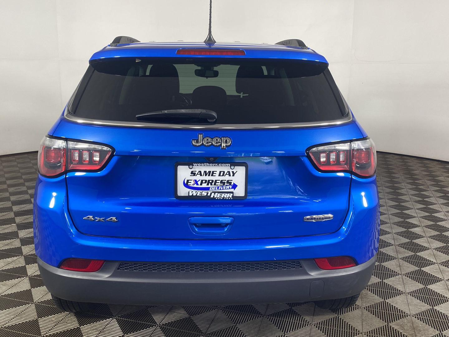 Certified Used 2020 Laser Blue Pearlcoat Jeep Latitude image 3