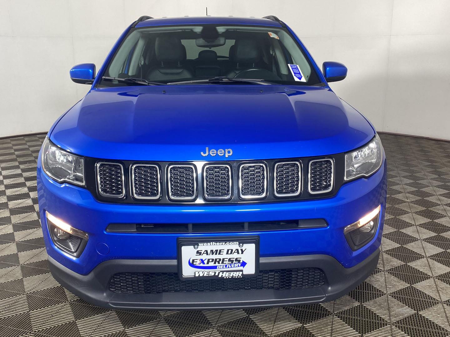 Certified Used 2020 Laser Blue Pearlcoat Jeep Latitude image 5