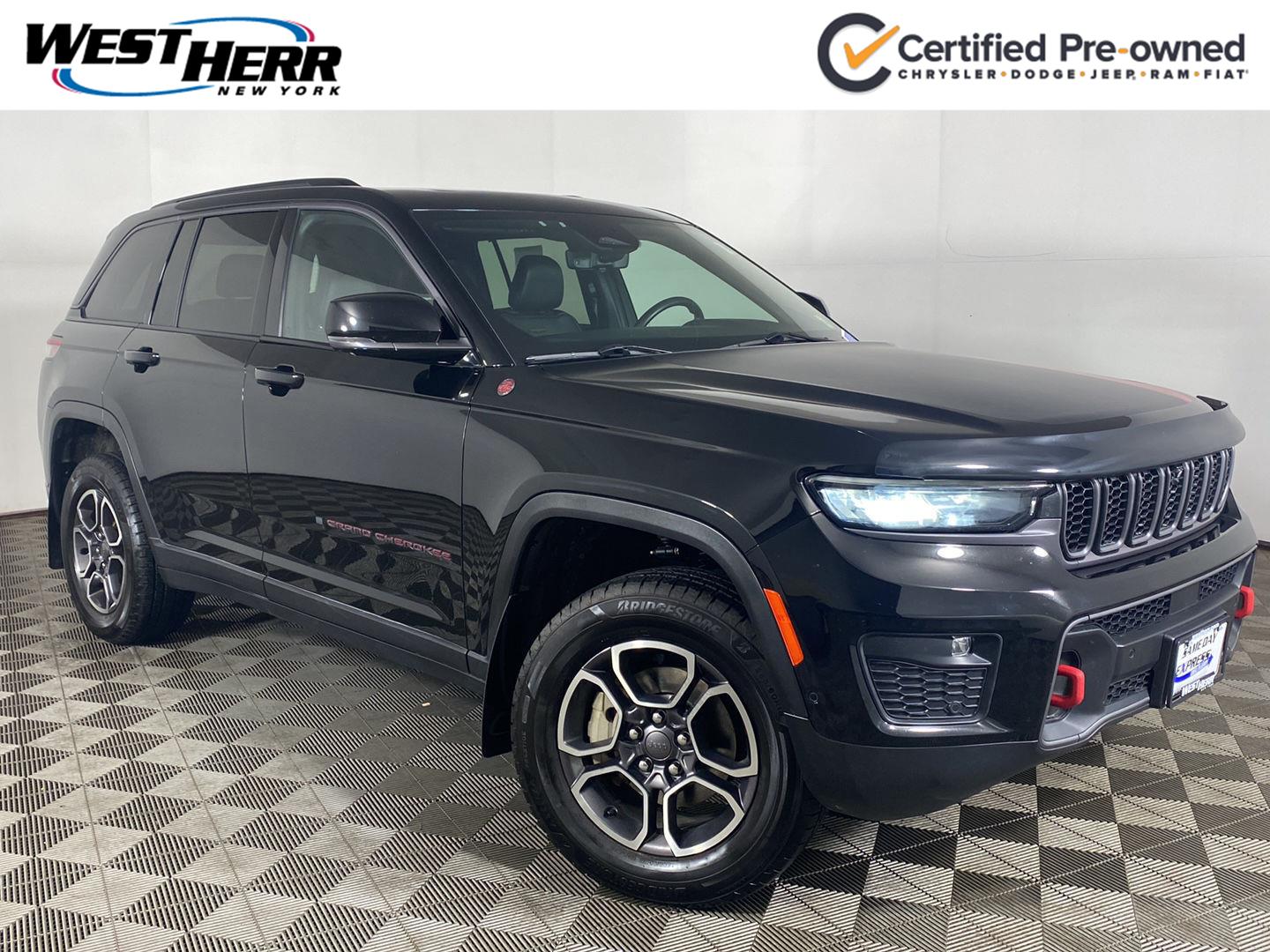Diamond Black Crystal Pearlcoat 2022 Jeep Grand Cherokee SUV / Crossover Four-Wheel Drive 8-Speed Automatic