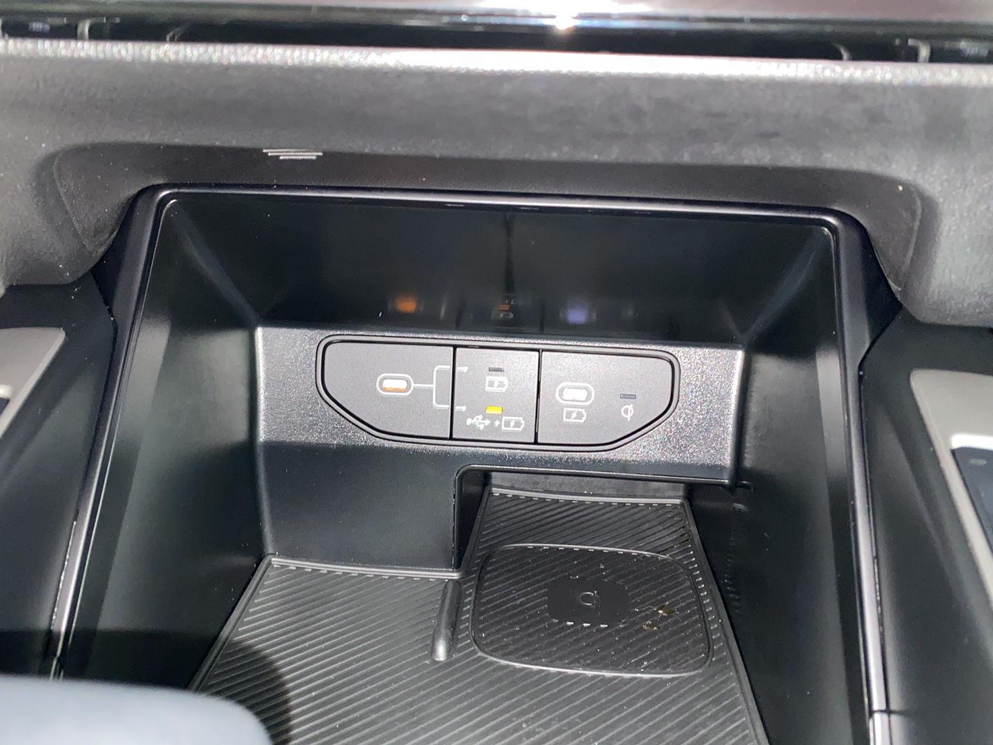 Used 2025 Glacial White Pearl Kia S image 13