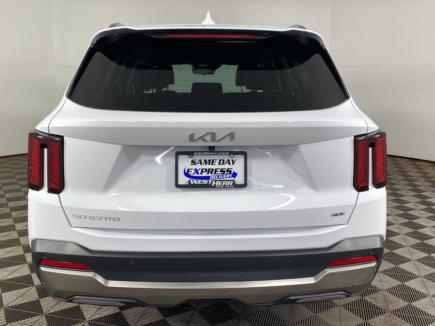 Used 2025 Glacial White Pearl Kia S image 8