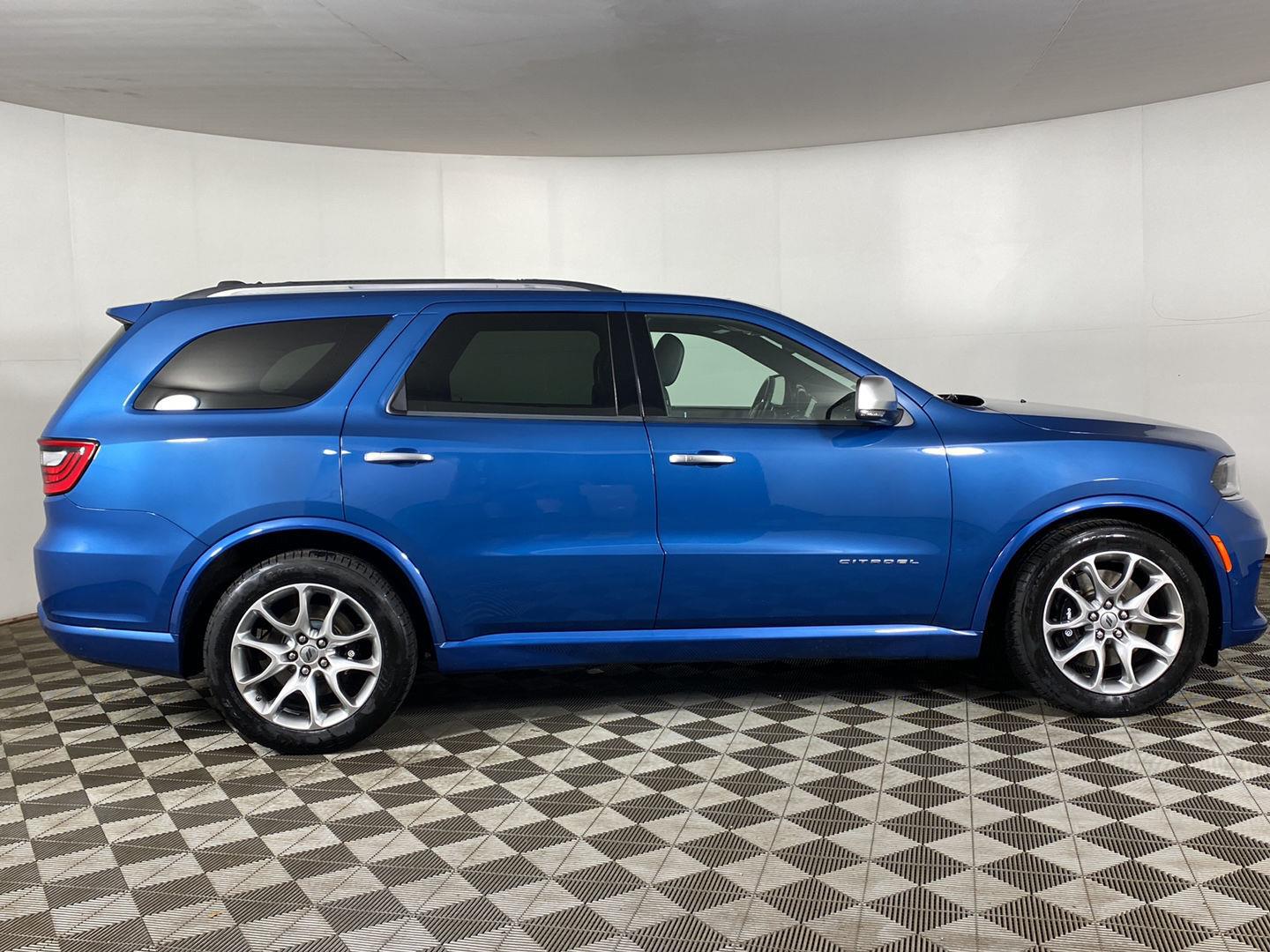 Certified Used 2024 Frostbite Pearlcoat Dodge Citadel image 5