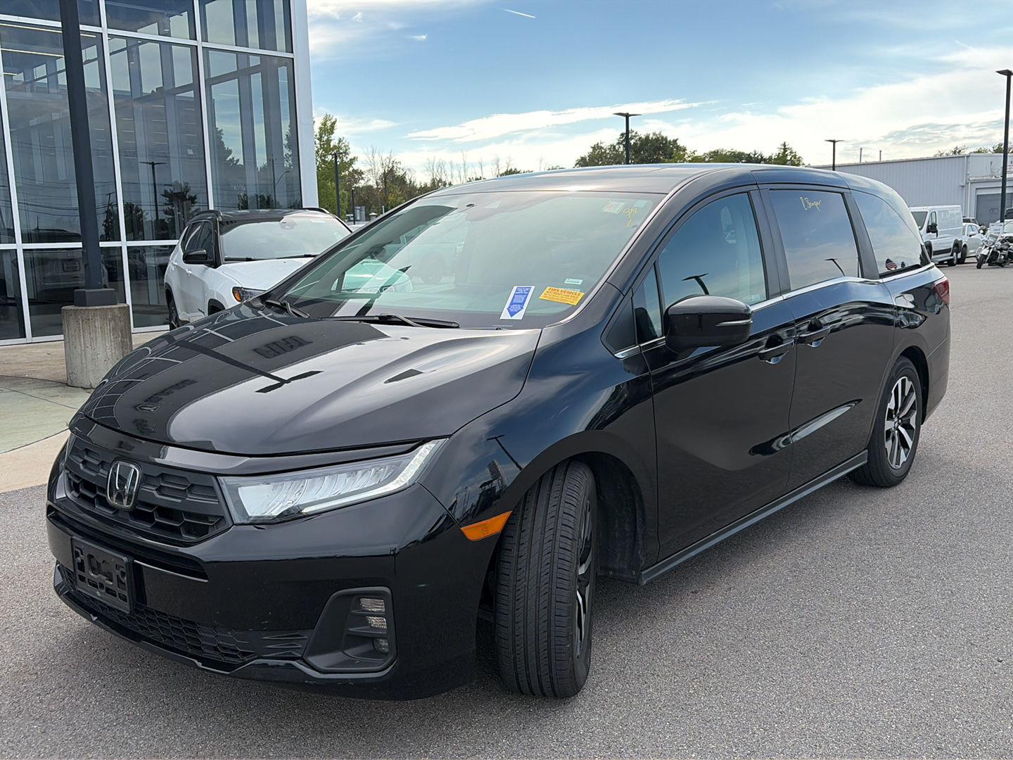 Used 2025  Honda EX-L image 4