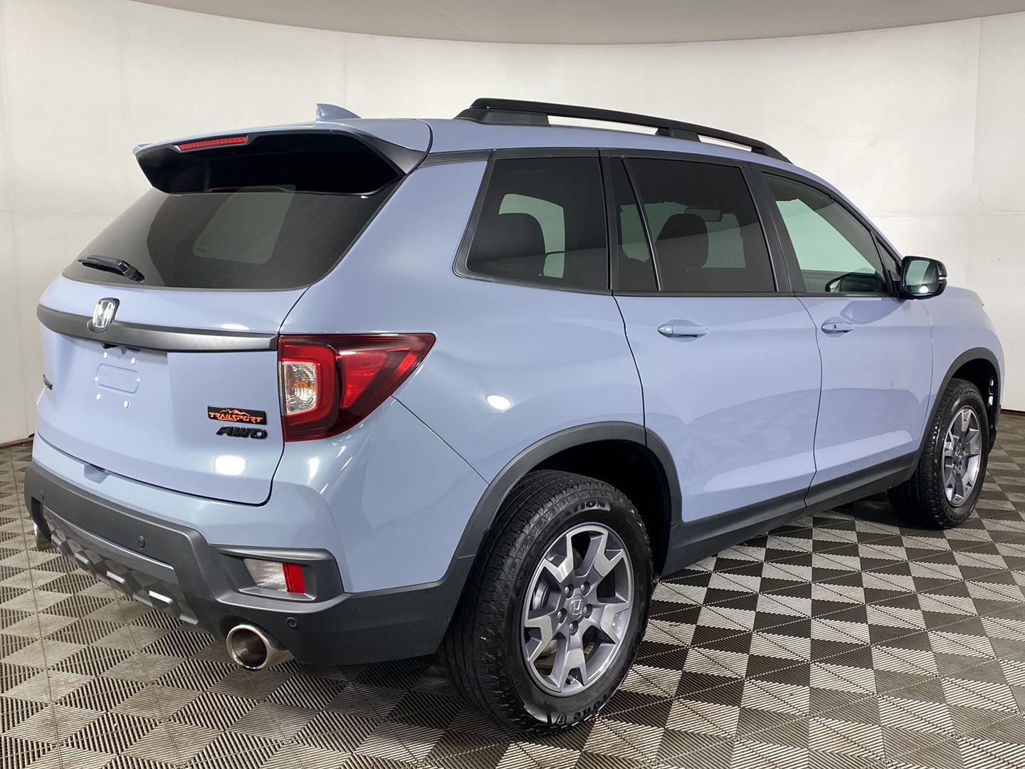Used 2023 Sonic Gray Pearl Honda TrailSport image 3