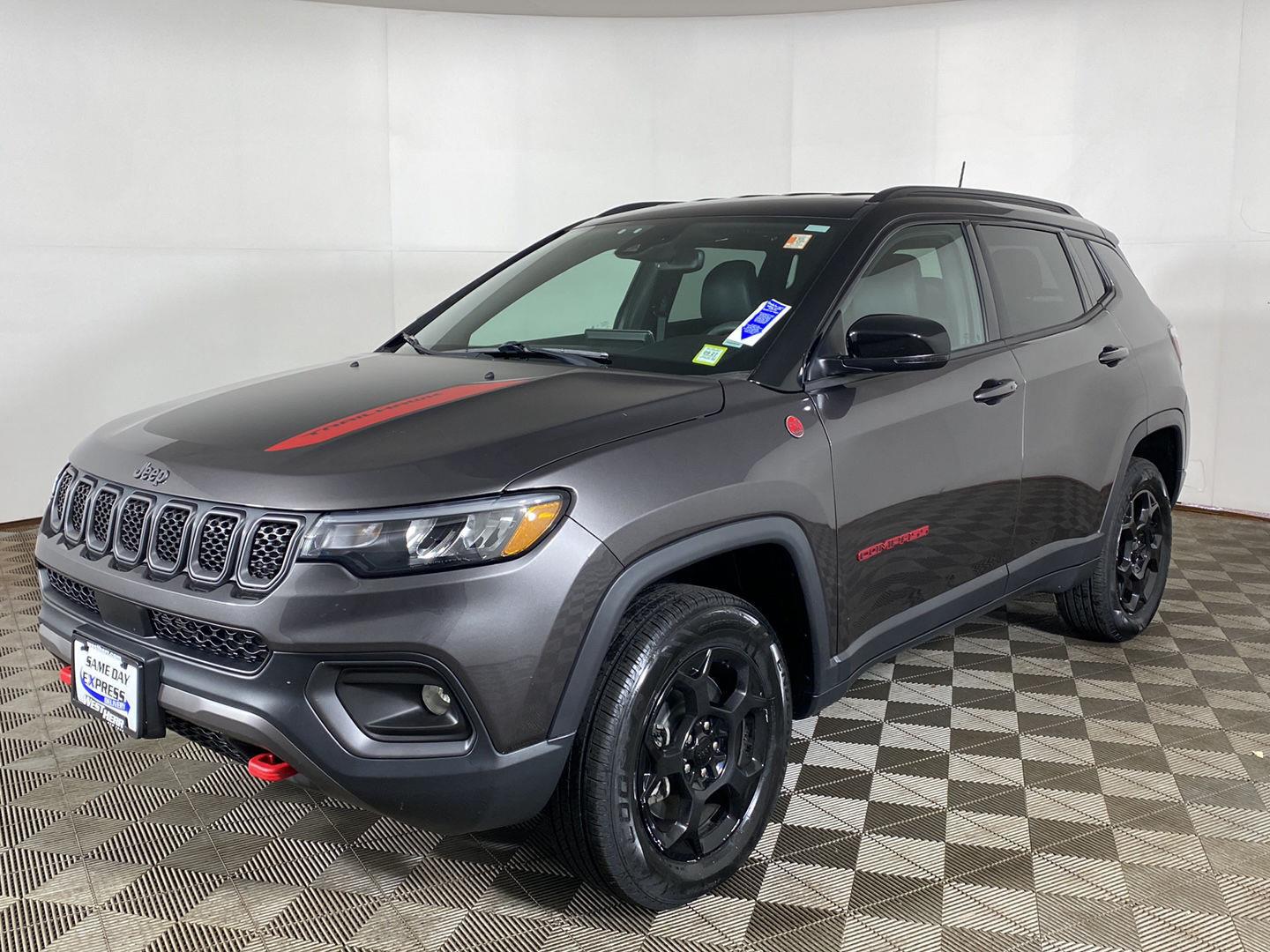 Certified Used 2023 Granite Crystal Metallic Clearcoat Jeep Trailhawk image 2
