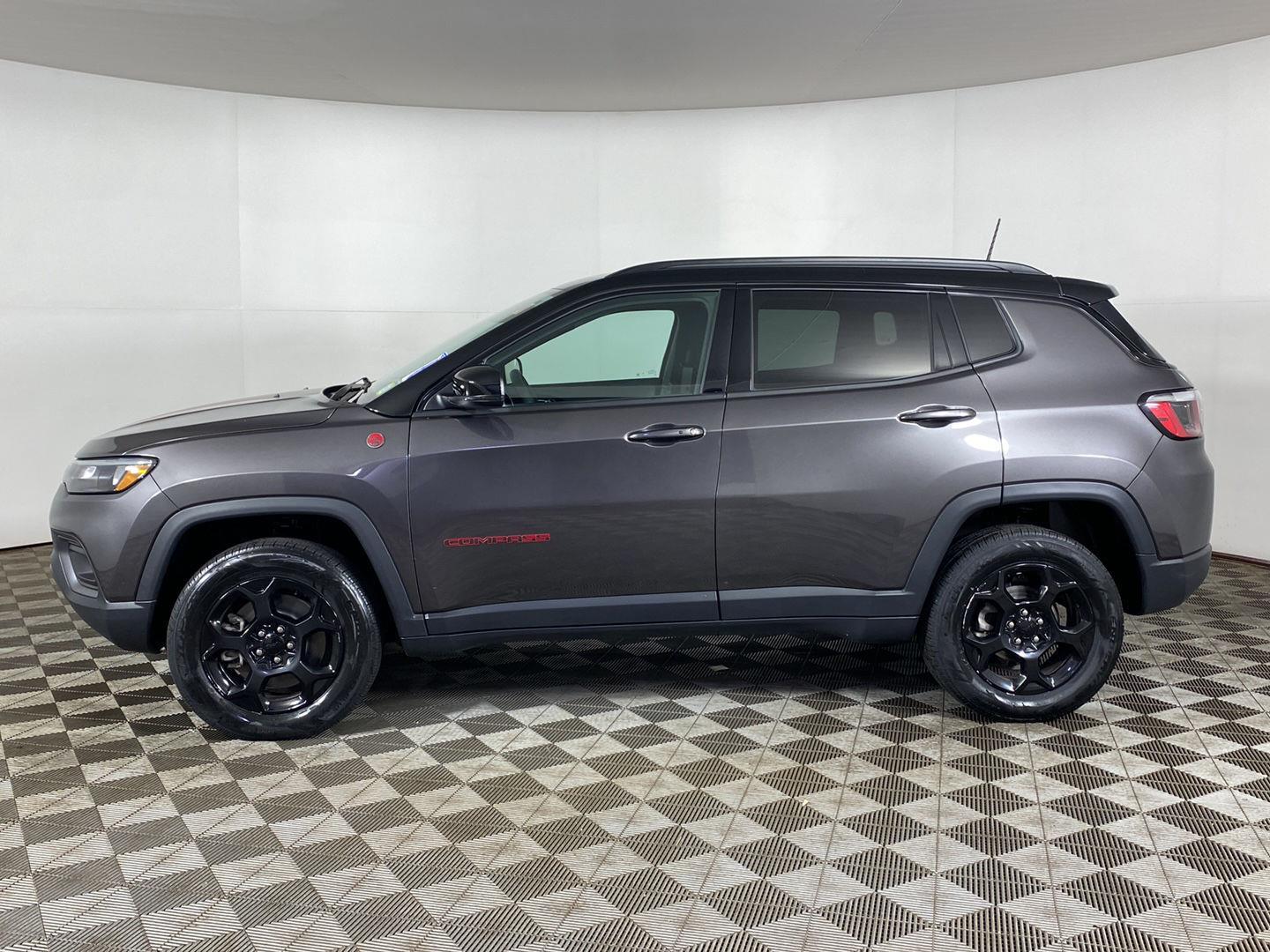 Certified Used 2023 Granite Crystal Metallic Clearcoat Jeep Trailhawk image 7