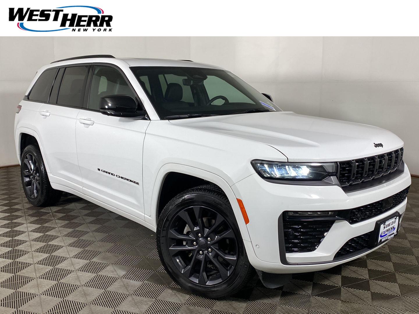 Bright White Clearcoat 2026 Jeep Grand Cherokee SUV / Crossover Four-Wheel Drive 8-Speed Automatic