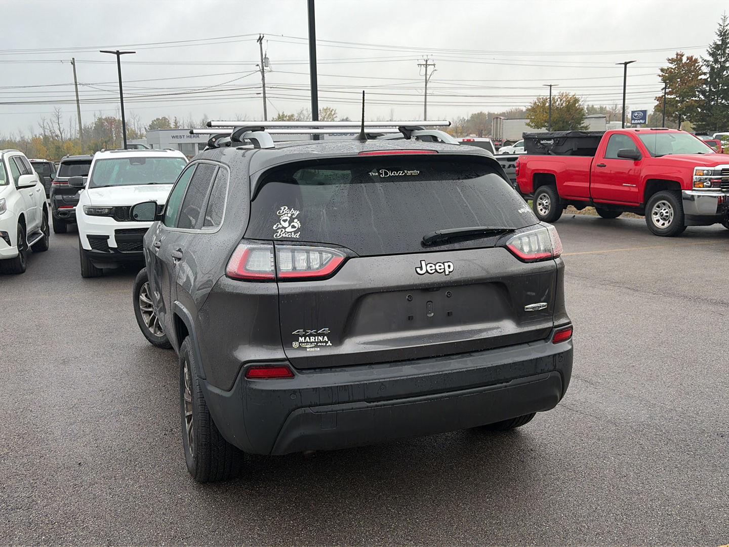 Used 2019 Granite Crystal Metallic Clearcoat Jeep Latitude Plus image 3