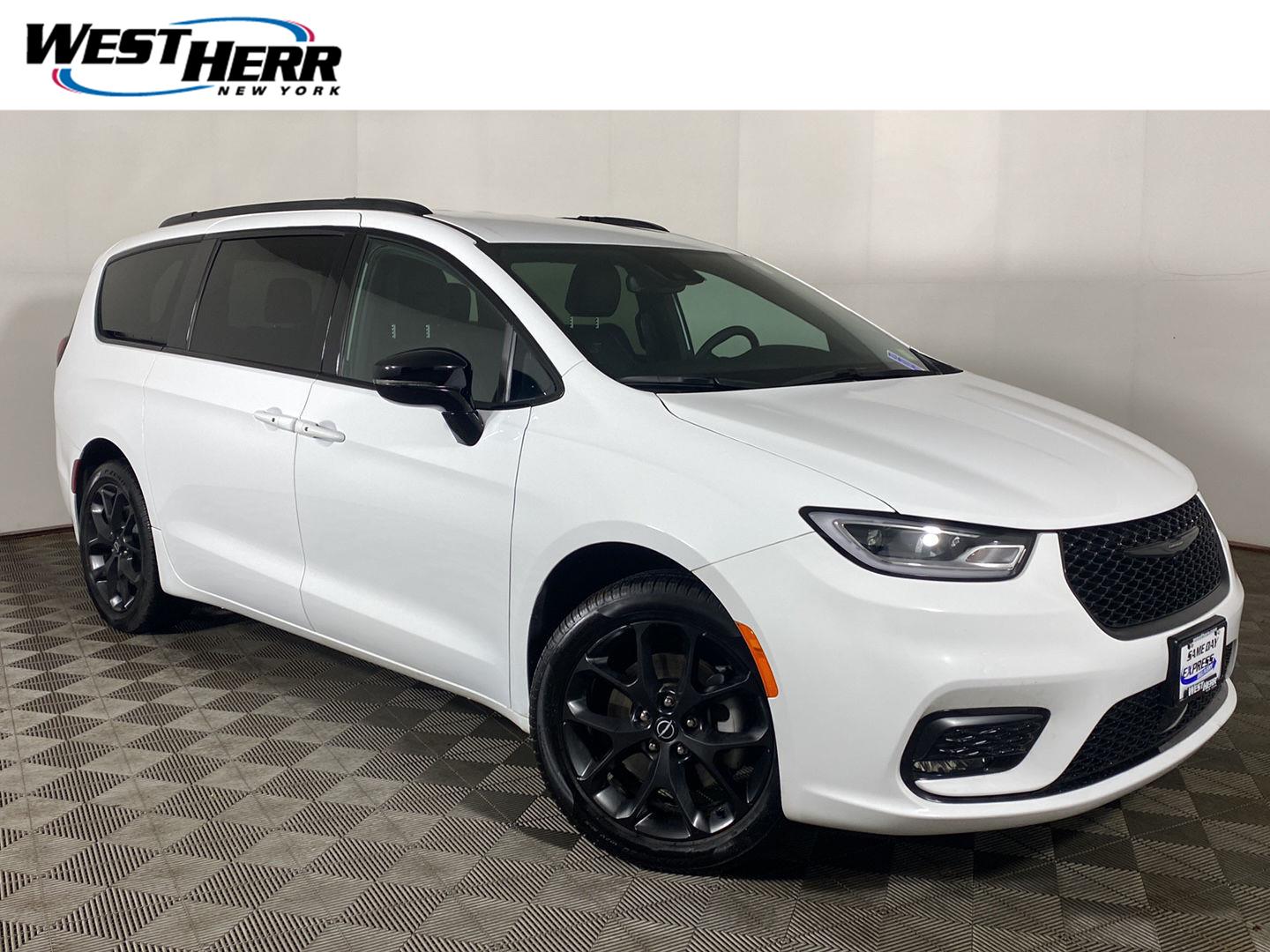  2026 Chrysler Pacifica Select AWD   