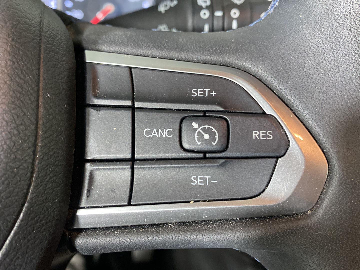 Certified Used 2022 Bright White Clearcoat Jeep Latitude image 18