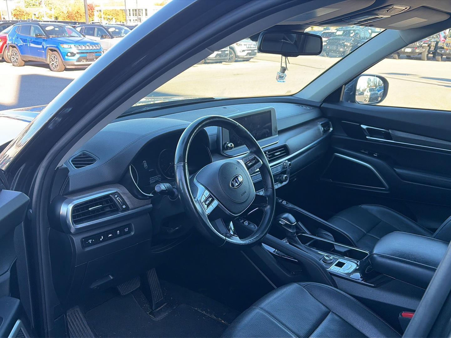 Used 2020 Gravity Gray Kia EX image 5