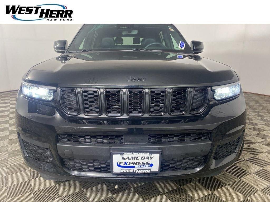 Used 2023 Diamond Black Crystal Pearlcoa Jeep Altitude image 26