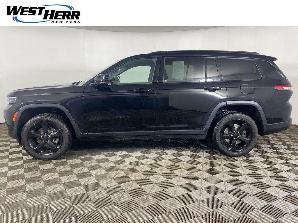 Used 2023 Diamond Black Crystal Pearlcoa Jeep Altitude image 30