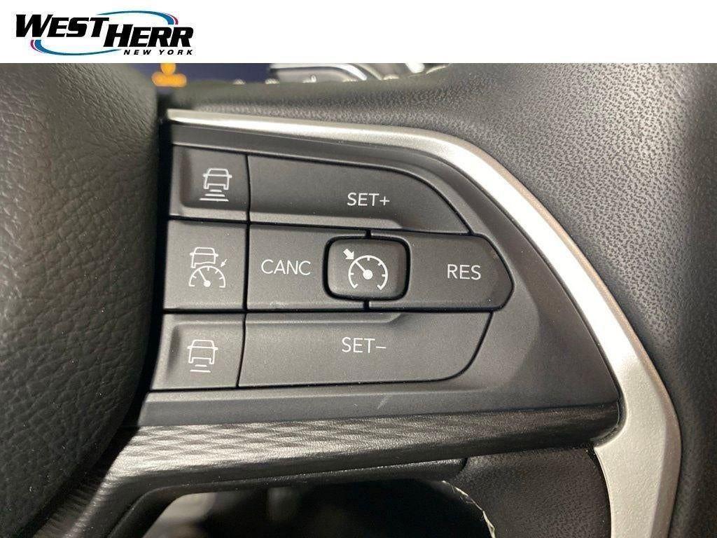 Certified Used 2024 Diamond Black Crystal Pearlcoa Jeep Laredo image 11