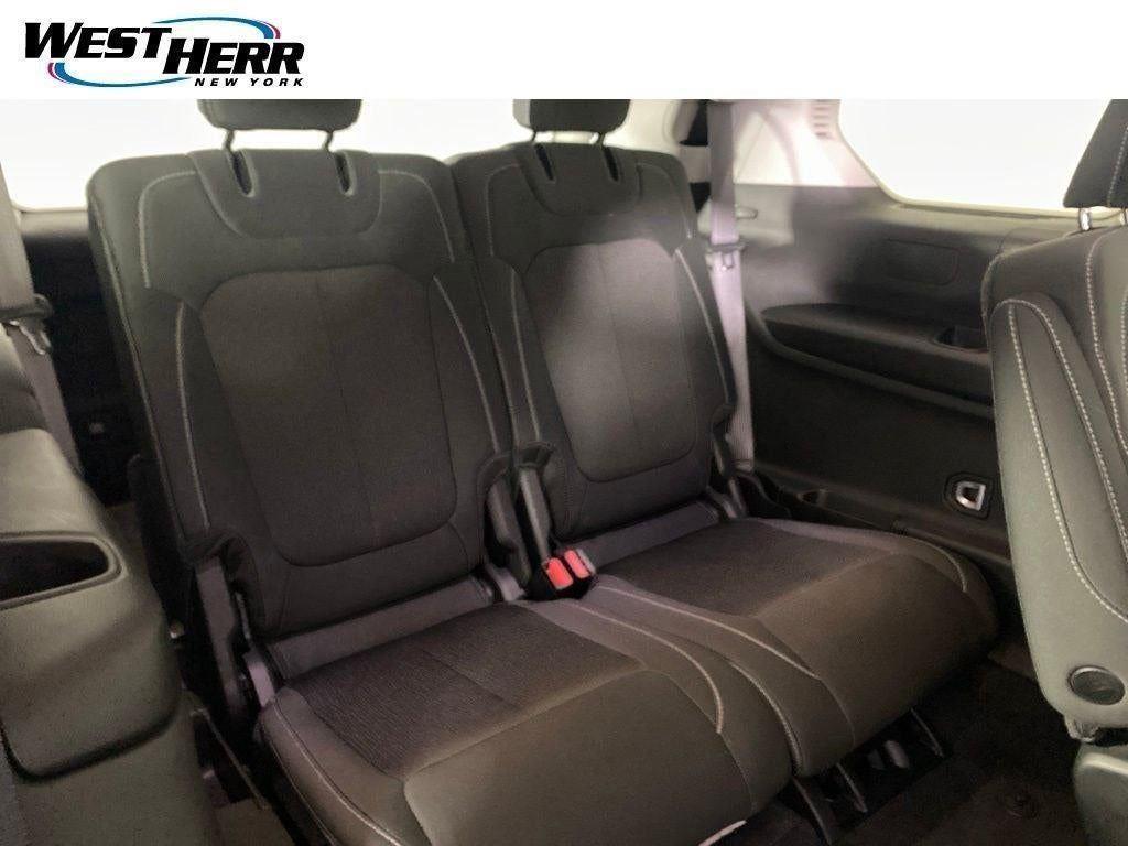 Certified Used 2024 Diamond Black Crystal Pearlcoa Jeep Laredo image 19