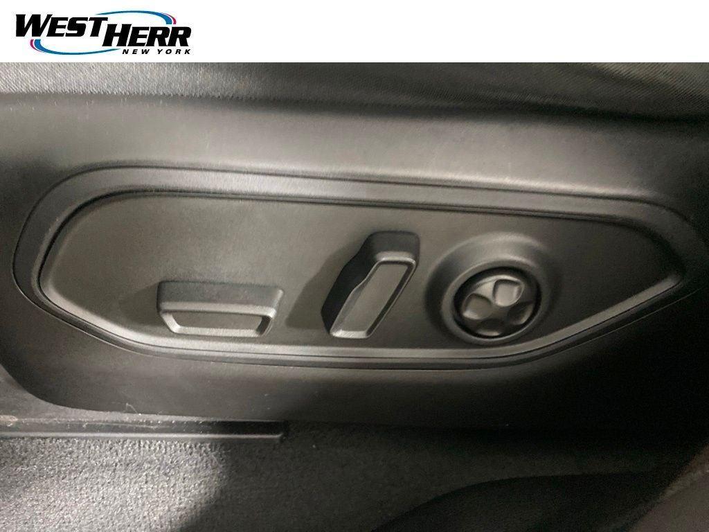 Certified Used 2024 Diamond Black Crystal Pearlcoa Jeep Laredo image 46