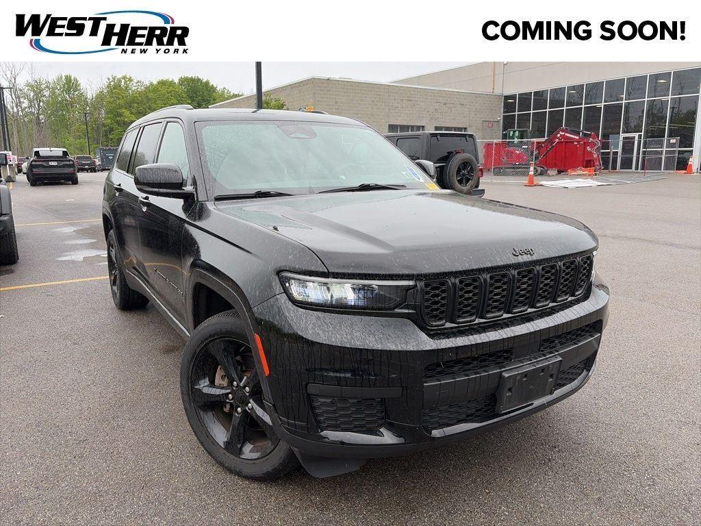 Certified Used 2023 Diamond Black Crystal Pearlcoa Jeep Altitude image 11