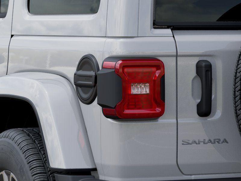 New 2026 Bright White Clear-Coat Exterior Paint Jeep WRANGLER 4-DOOR SAHARA image 9