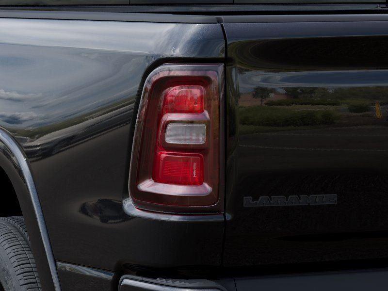 New 2026 Diamond Black Crystal Pearl-Coat Exterior Paint RAM RAM 1500 LARAMIE CREW CAB 4X4 image 9