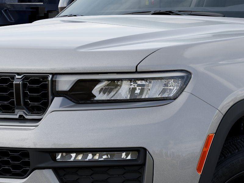 New 2026 Silver Zynith Jeep GRAND CHEROKEE L LIMITED 4X4 image 10