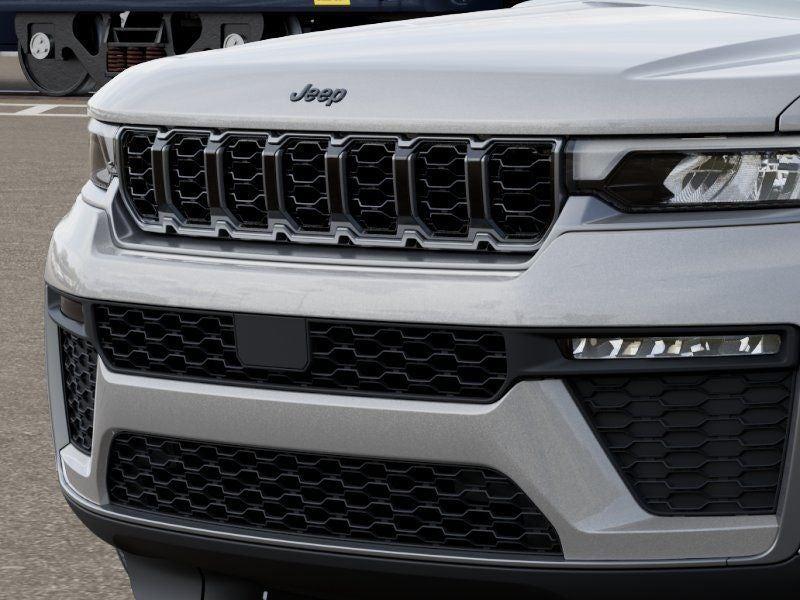 New 2026 Silver Zynith Jeep GRAND CHEROKEE L LIMITED 4X4 image 11