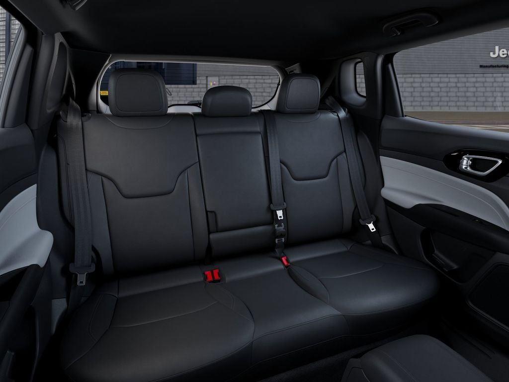 New 2026 Diamond Black Crystal Pearl-Coat Exterior Paint Jeep COMPASS LIMITED 4X4 image 15