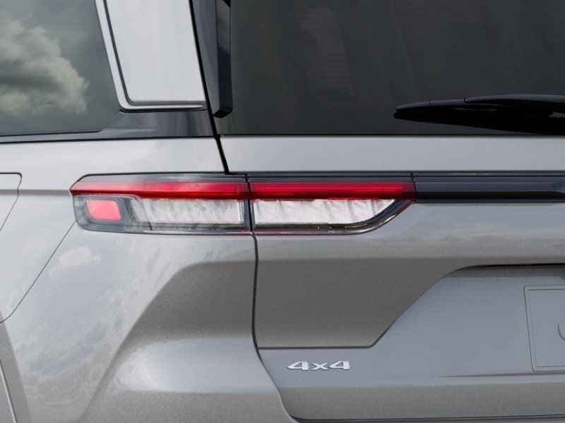 New 2026 Silver Zynith Exterior Paint Jeep GRAND CHEROKEE LIMITED RESERVE image 9