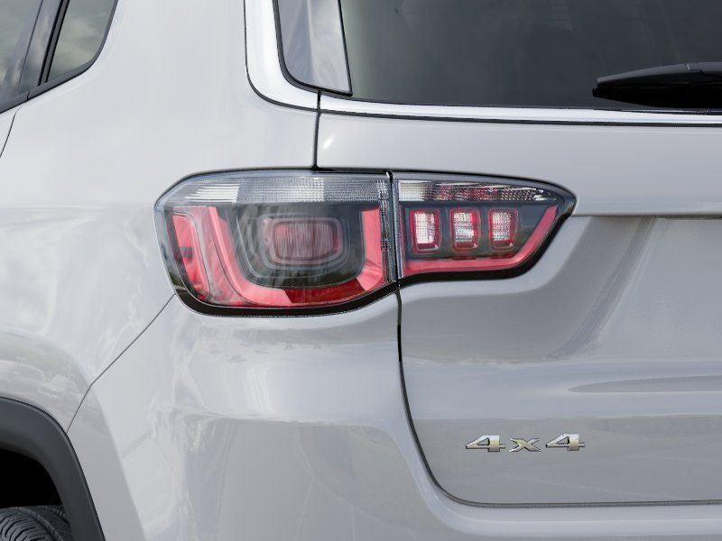 New 2026 Bright White Clear-Coat Exterior Paint Jeep COMPASS LIMITED 4X4 image 9