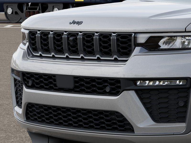 New 2026 Silver Zynith Exterior Paint Jeep GRAND CHEROKEE LIMITED RESERVE image 11