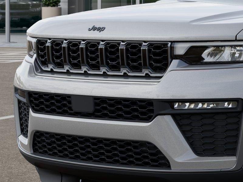New 2026 Silver Zynith Jeep GRAND CHEROKEE L LIMITED 4X4 image 37