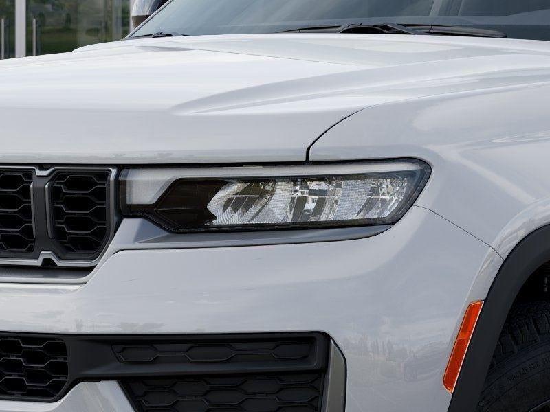 New 2026 Bright White Clear-Coat Exterior Paint Jeep GRAND CHEROKEE L LAREDO ALTITU image 36