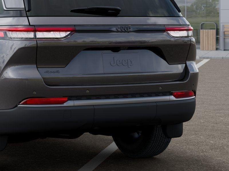 New 2026 Baltic Gray Metallic Clear-Coat Exterior Paint Jeep GRAND CHEROKEE LAREDO ALTITUDE image 39