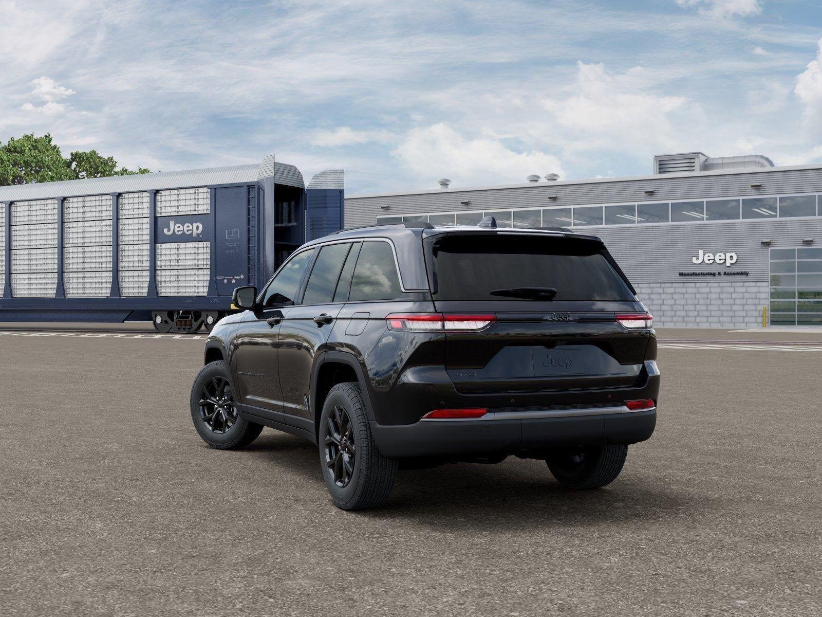 New 2026 Diamond Black Crystal Pearl-Coat Exterior Paint Jeep GRAND CHEROKEE LAREDO ALTITUDE image 29