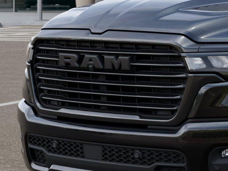 New 2026 Diamond Black Crystal Pearl-Coat Exterior Paint RAM RAM 1500 LARAMIE CREW CAB 4X4 image 37