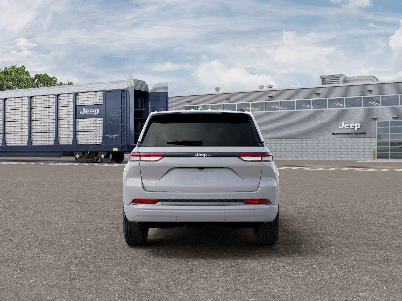 New 2026 Bright White Clear-Coat Exterior Paint Jeep GRAND CHEROKEE LIMITED RESERVE image 33