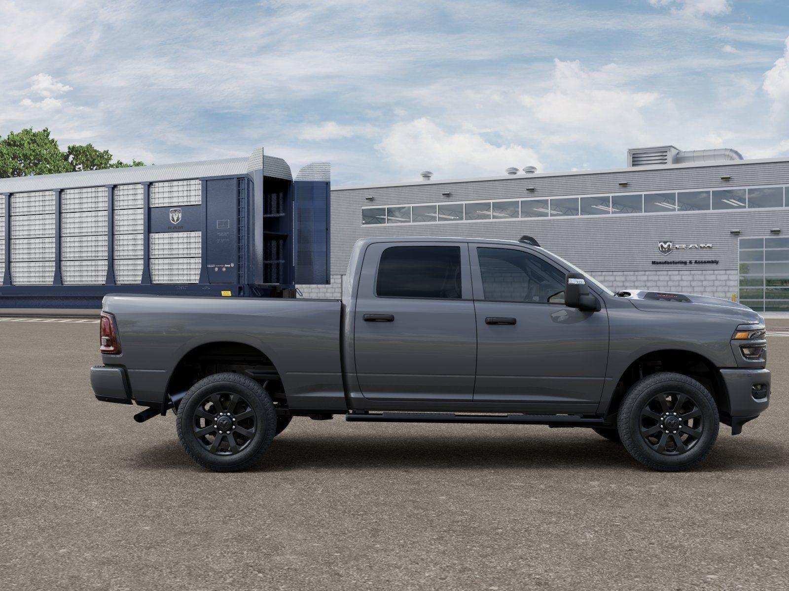 New 2026 Ceramic Gray Clear-Coat Exterior Paint RAM RAM 2500 BLACK EXPRESS CREW CA image 47
