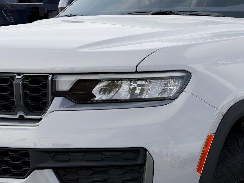 New 2026 Bright White Clear-Coat Exterior Paint Jeep GRAND CHEROKEE LAREDO ALTITUDE image 36