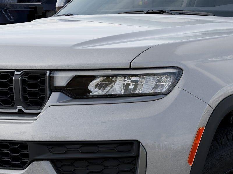 New 2026 Silver Zynith Exterior Paint Jeep GRAND CHEROKEE LAREDO ALTITUDE image 36