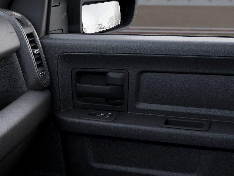 New 2026 Ceramic Gray Clear-Coat Exterior Paint RAM RAM 2500 BLACK EXPRESS CREW CA image 77