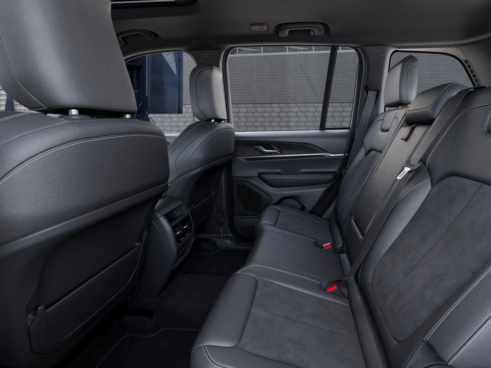 New 2026 Diamond Black Crystal Pearl-Coat Exterior Paint Jeep GRAND CHEROKEE LAREDO ALTITUDE image 75