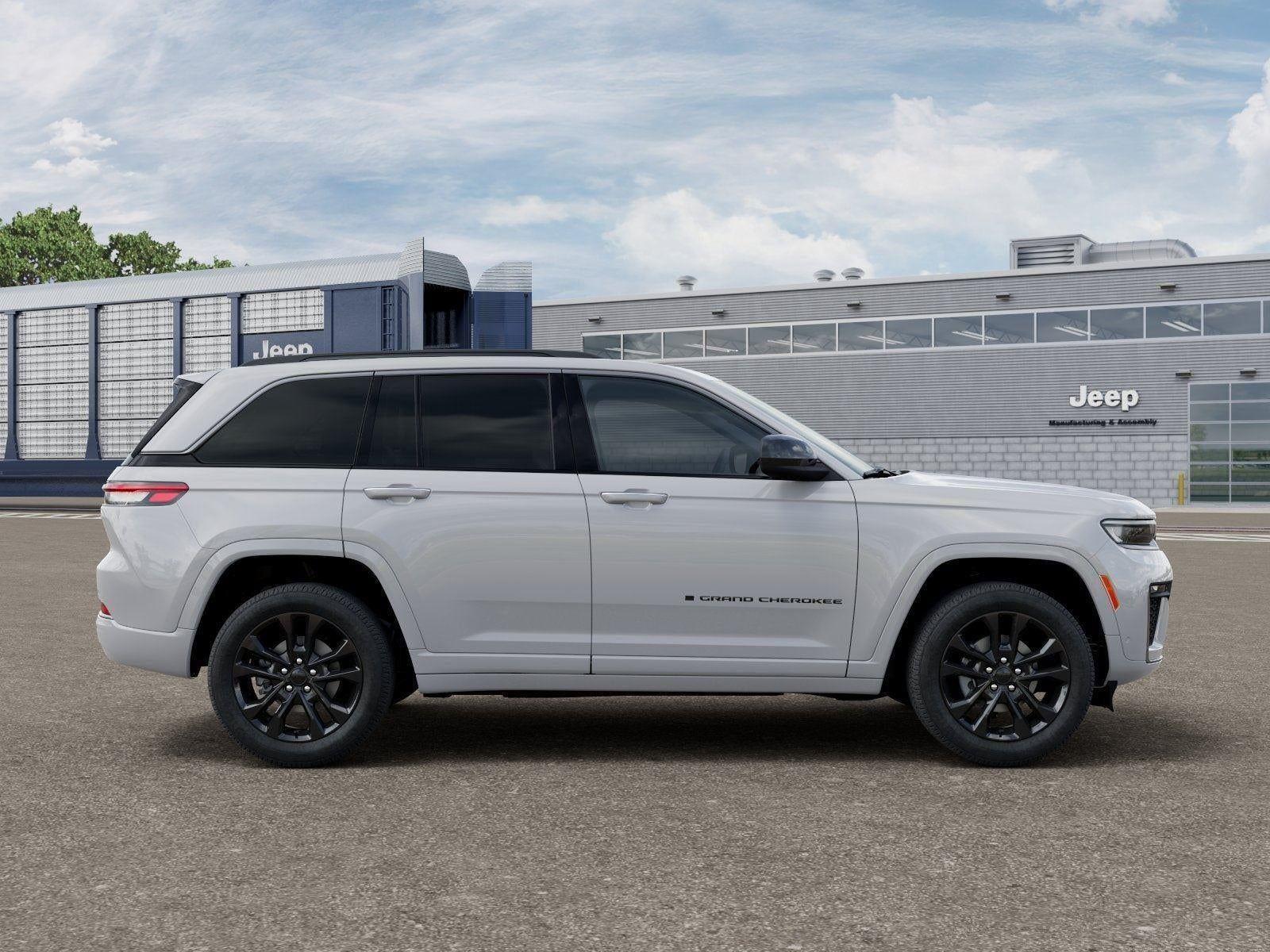 New 2026 Bright White Clear-Coat Exterior Paint Jeep GRAND CHEROKEE LIMITED RESERVE image 99
